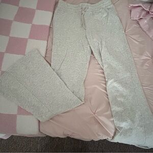 Hollister Ultra High-Rise Cream Sweatpants